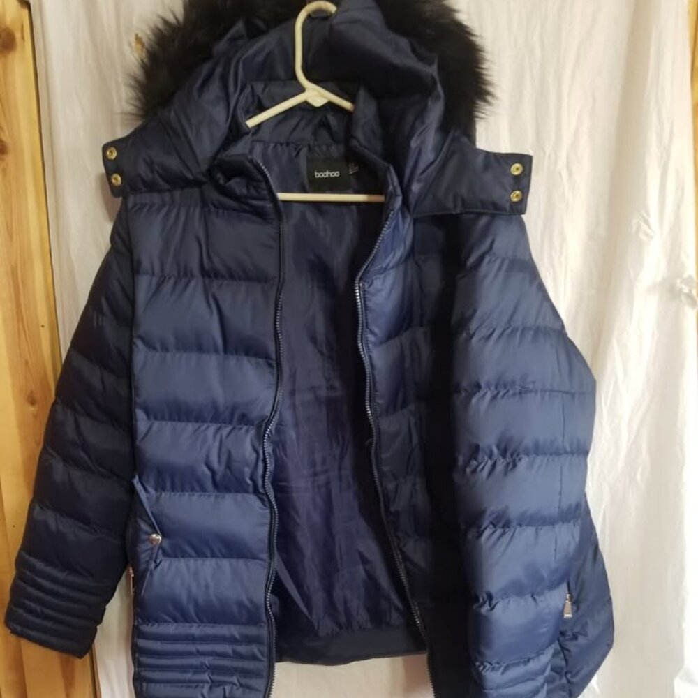 Womens Ladies Size 12 Puffer style Coat with hood w/ fur